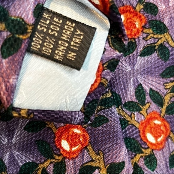 NEW Valentino 100% Silk Tie Red Rose Floral Print Handmade in Italy Luxury - Picture 8 of 9